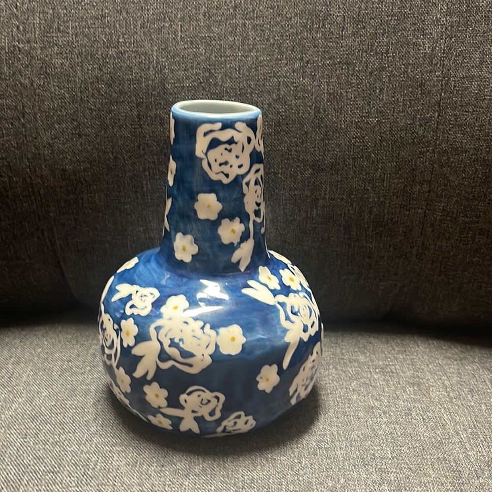 Anthropologie Welcome Spring Vase - Picture 6 of 11